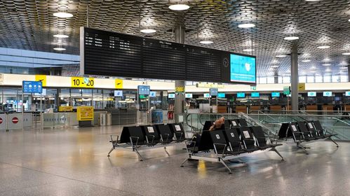 航空、旅游与零售业岗位危机 多重冲击下的就业挑战